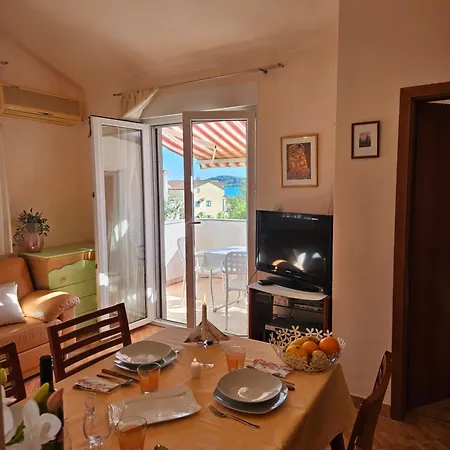 Anne Apartment Srima