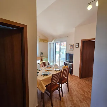 Anne Apartment Srima