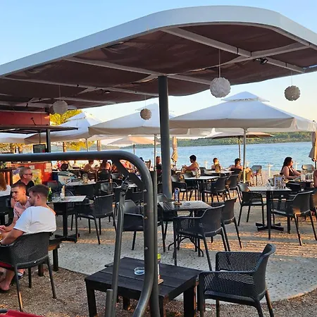 Apartment Anne Srima