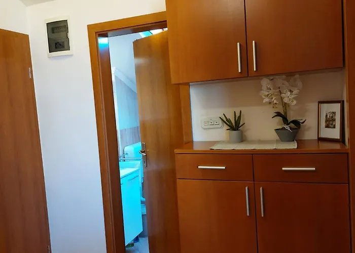 Apartament Anne Srima