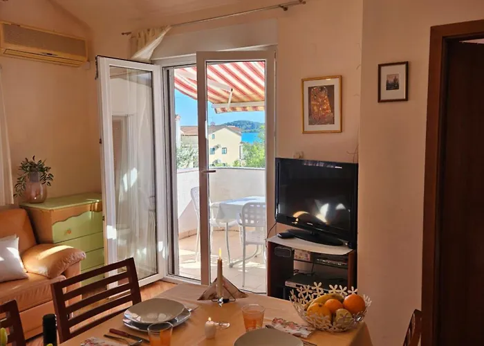 Anne Apartament Srima